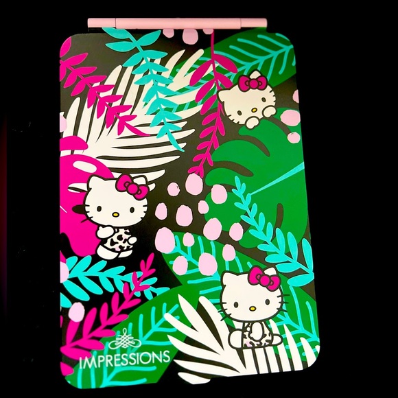 Hello Kitty Touch Pad Mirror Brand New - Picture 2 of 5